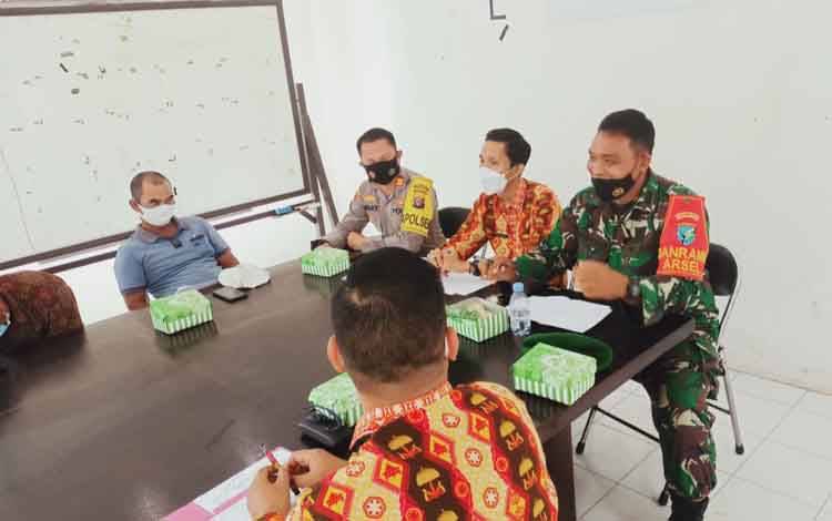 Kelompok Tani Setujui Sebagian Lahan Digarap untuk Pembukaan Jalan Desa Randa - Kelurahan Raja Seberang