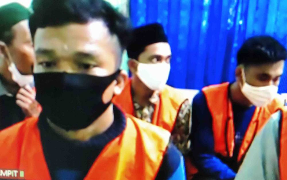 Begini Vonis Hakim Terhadap Komplotan Pencuri Ulin dan Seng Pagar Bos SPBU