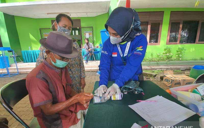 Pertamina Buka Posko Layanan Kesehatan bagi Warga Balongan
