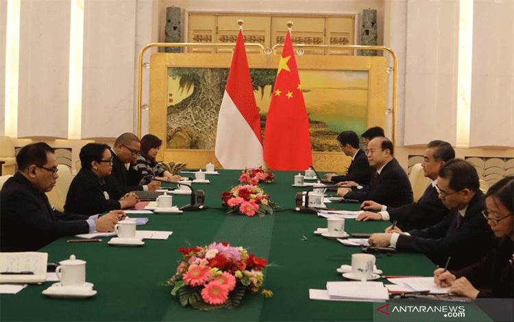 Menlu ASEAN Bertemu Menlu China, Retno Bersama Mendag