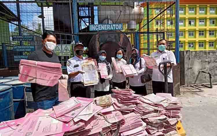 RSUD Sultan Imanuddin Pangkalan Bun Musnahkan Ribuan Berkas Rekam Medis Pasien