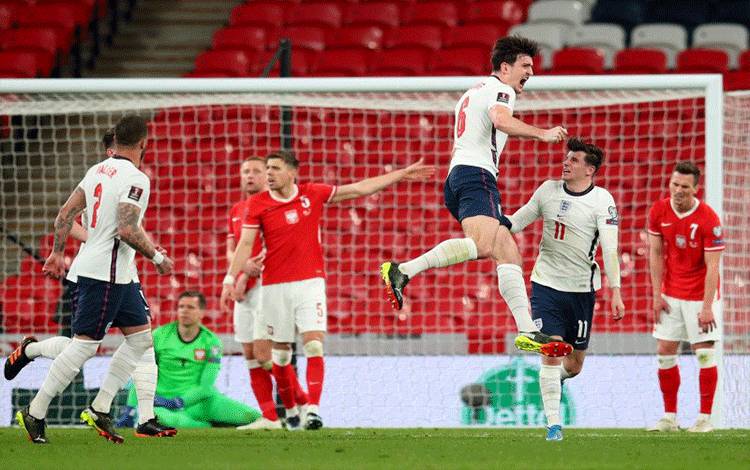 Maguire Bawa Inggris Kalahkan Polandia 2-1