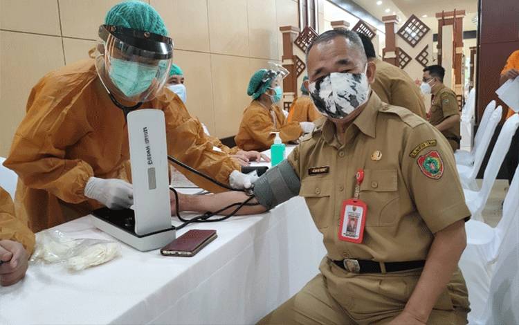 Sering Jadi Faktor Penunda Vaksinasi Covid-19, Begini Cara Jaga Tekanan Darah