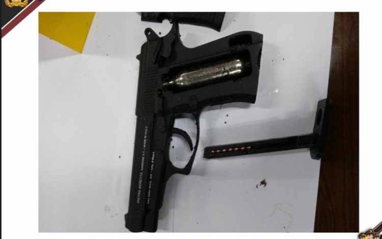 Penonton dan Pemain Berlarian akibat Penembakan di Pertandingan Bisbol