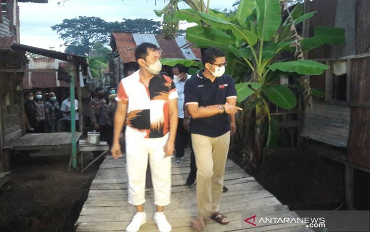 Menparekraf Targetkan Vaksinasi 100 Ribu Lebih Insan Perfilman