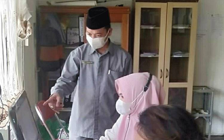 Pastikan Data NIK Catin Valid, KUA Kapuas Murung Koordinasi ke Disdukcapil