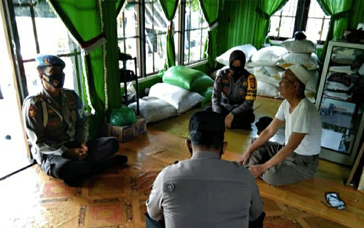 Kapolsek Kapuas Murung Ajak Tokoh Masyarakat Imbau Warga Cegah Covid-19