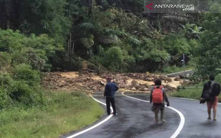 Ratusan Warga Flores Timur Tertimbun Longsor