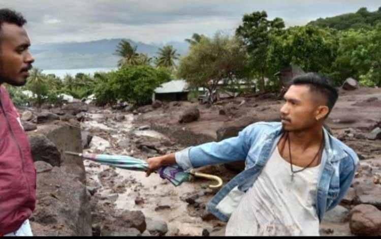 Pencarian Korban Longsor Flores Timur Terkendala Alat Berat