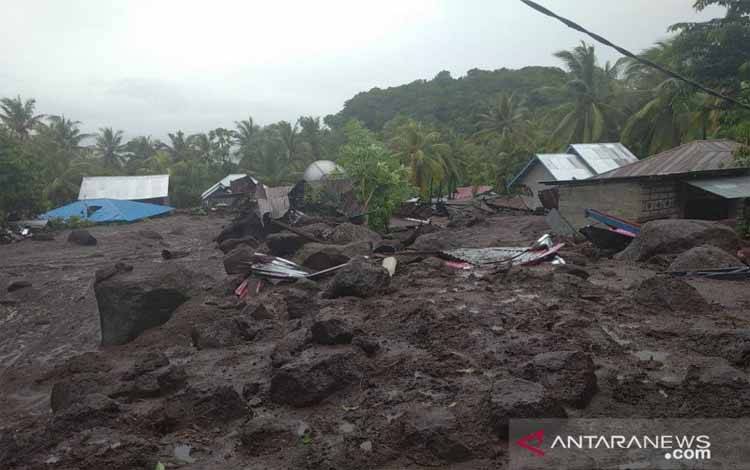 Banjir Bandang Flores Timur Sebabkan 23 Orang Meninggal