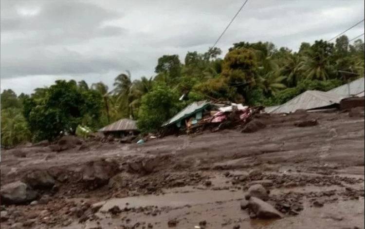 Korban Meninggal Akibat Longsor Flores Timur Bertambah Jadi 54 Orang