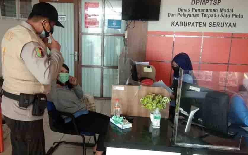 Datangi Instansi Pelayanan Publik, Polres Seruyan Ajak Taati Protokol Kesehatan