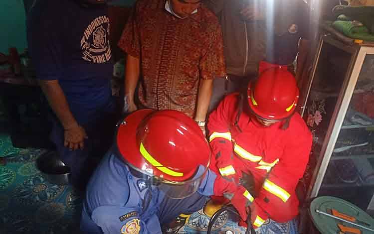 Masak Nasi, Ditinggal Ganti Baju Tabung Gas LPG Terbakar