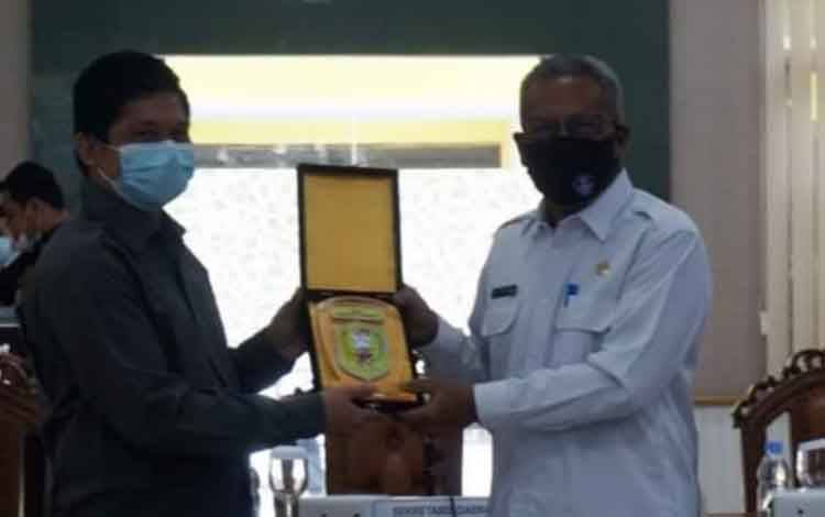 Terkait Pemekaran Wilayah, Legislator Kabupaten Sanggau Kaji Banding ke Kobar