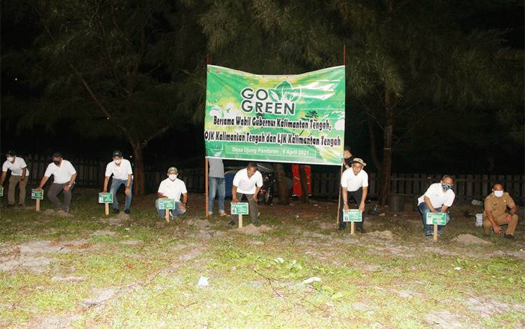Dukung Pelestarian Alam, Jasa Raharja Kalteng Tanam Pohon Sengon dan Cempedak