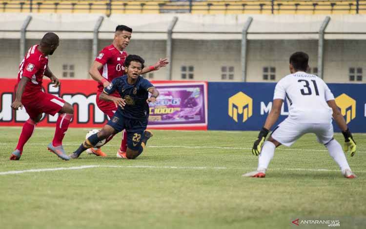 Laga Persela Menghadapi Persik Berakhir Seri 2-2