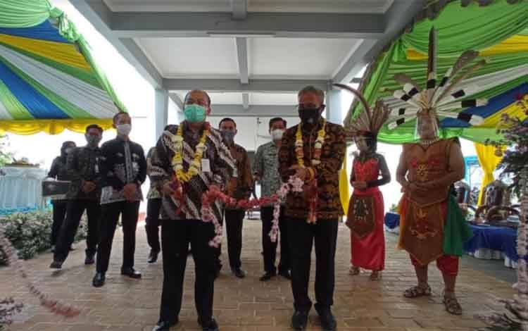 BPJS Ketenagakerjaan Pangkalan Bun Resmikan Gedung Arsip dan Serahkan Klaim Kecelakaan Kerja Pada Peserta