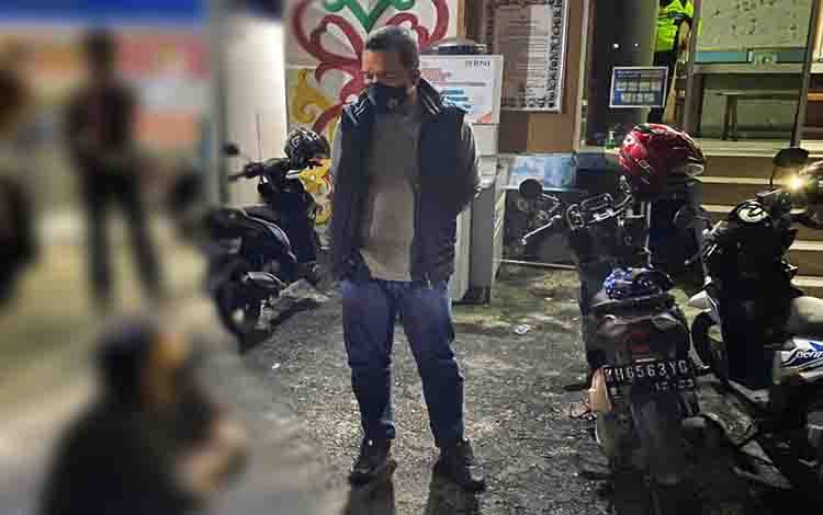 Ditsamapta Polda Kalteng Amankan Pemuda Bawa Obat Terlarang