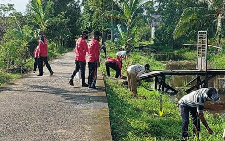 Warga Kelurahan Selat Utara Kembali Gotong Royong Bersihkan Lingkungan