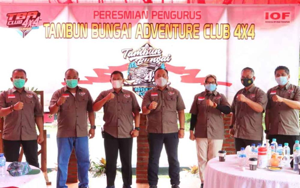 Kapolda Kalteng Kukuhkan Pengurus Tambun Bungai Adventure Club 4x4