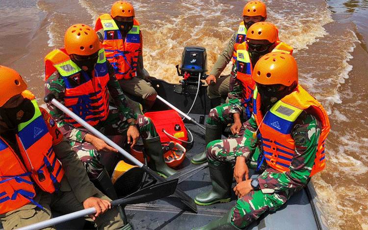 Brimob Kalteng Latihan SAR Bersama TNI Tingkatkan Kemampuan