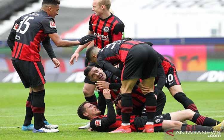 Frankfurt Tundukkan Wolfsburg, Gladbach Diimbangi Hertha Berlin