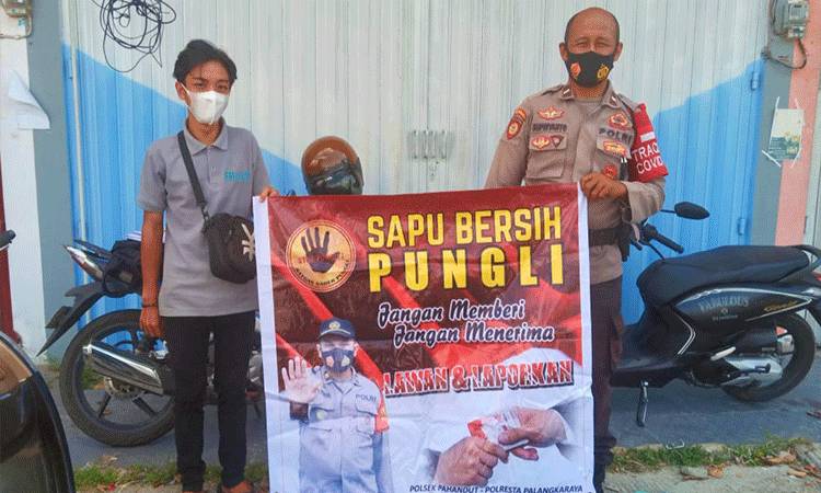 Bhabinkamtibmas Sosialisasikan Larangan Membakar Hutan dan Lahan Plus Saber Pungli