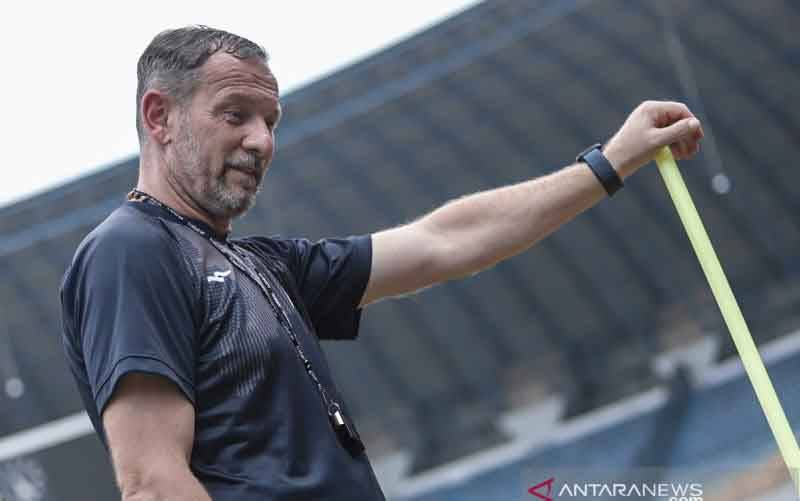 Dejan Sebut Kerja Keras Anak Asuhnya Antarkan PSS ke Semifinal