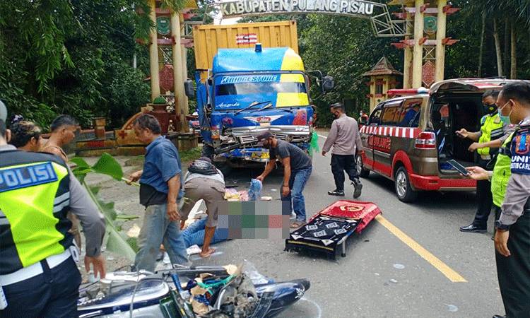 Truk dan Motor Scoopy Terlibat Kecelakaan, 1 Tewas