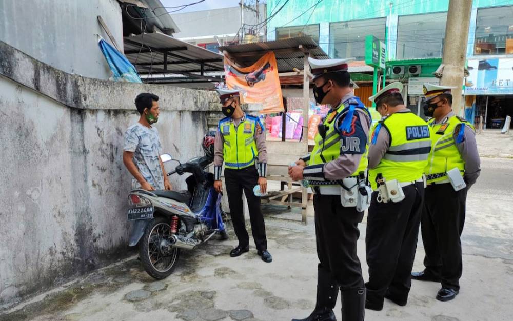 Dua Pria Tersangka Basah Bawa 400 Butir Zenith saat Operasi Keselamatan Telabang