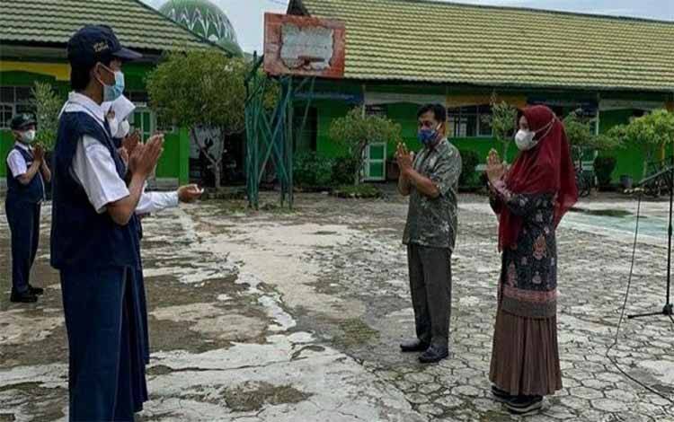 Ini Pesan Kepala Madrasah kepada Pengurus OSIS MTsN 1 Kapuas