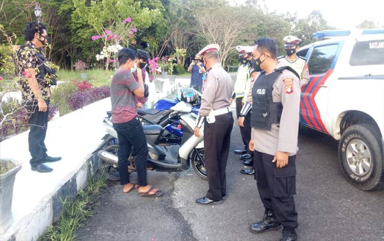 Antisipasi Balap Liar, Satlantas dan Polsek Katingan Hilir Gelar Patroli