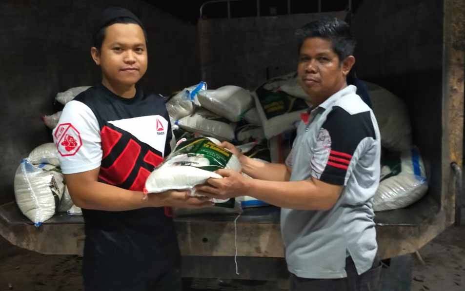 Beras Zakat H Abdul Rasyid AS Mulai Disalurkan ke Pembuang Hulu