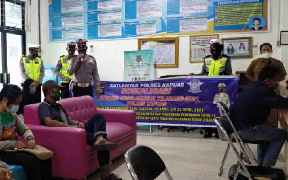 Satlantas Polres Kapuas Sosialisasikan Operasi Keselamatan di Ruang Layanan Dinas Dukcapil