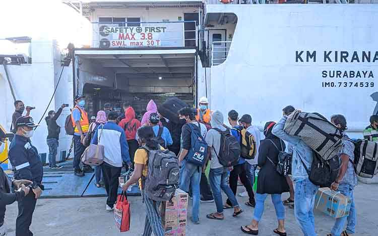 PT DLU Siapkan 5 Keberangkatan Kapal dari Pelabuhan Sampit Menuju Surabaya