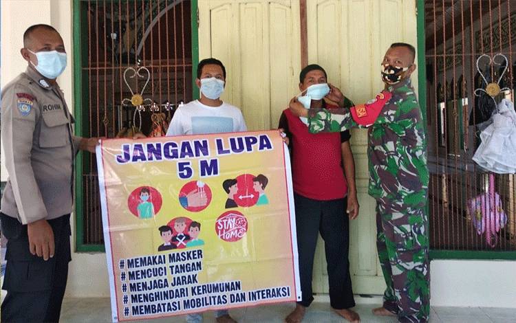 Patroli Dialogis PPKM Mikro, Begini Pesan Babinsa Tanjung Pinang
