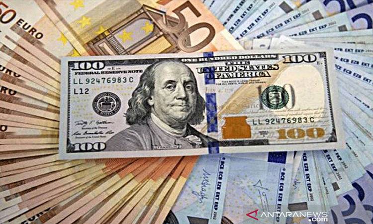 Dolar AS Jatuh Terseret Data Pekerjaan Sektor Swasta yang Lemah