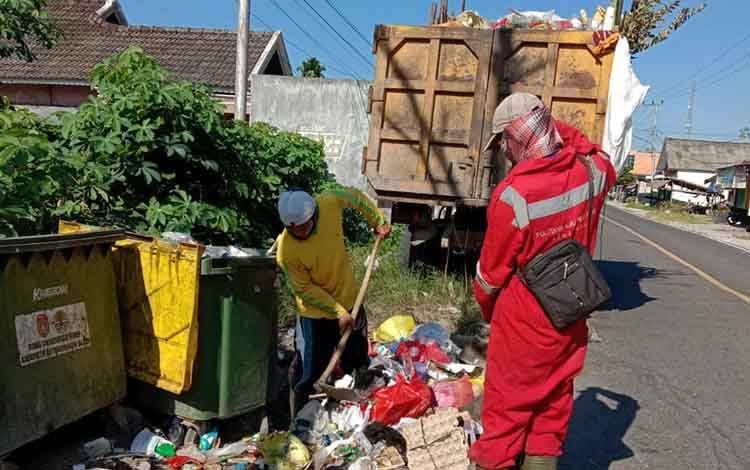 Selama Ramadan, Volume Sampah di Kobar Meningkat 55 Ton per Hari
