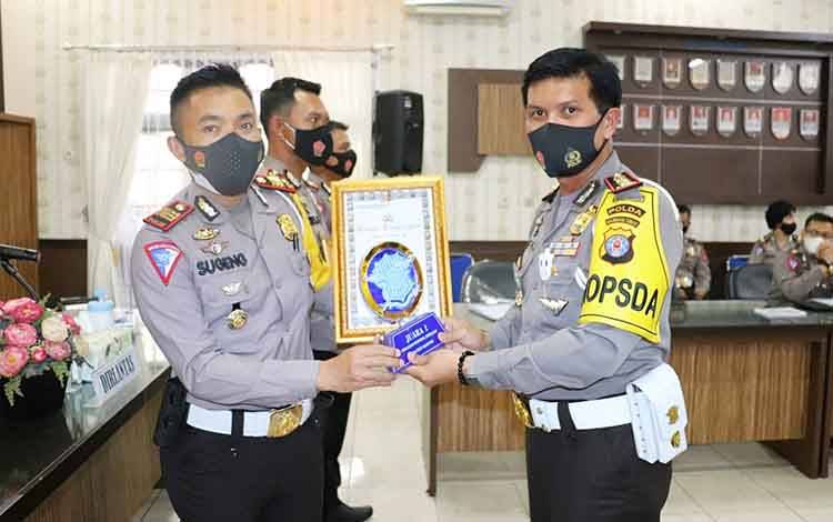 Satlantas Polres Barito Timur Juara 1 Lomba Sosialisasi Prokes dan Video Tingkat Polda Kalteng