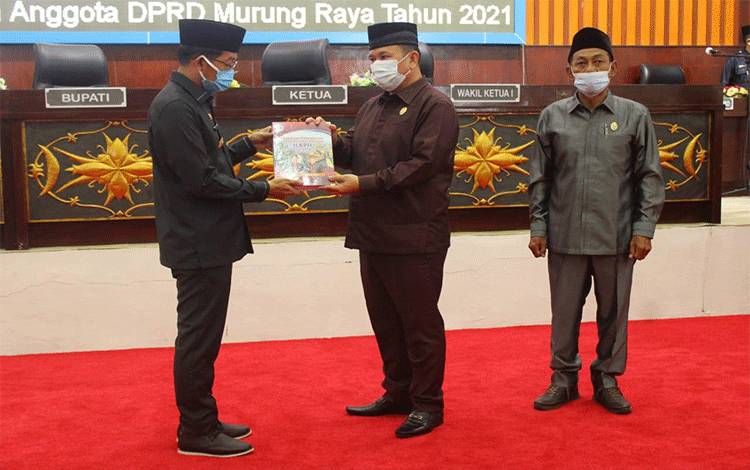 Bupati Murung Raya Sampaikan LKPj 2020 Kepada DPRD