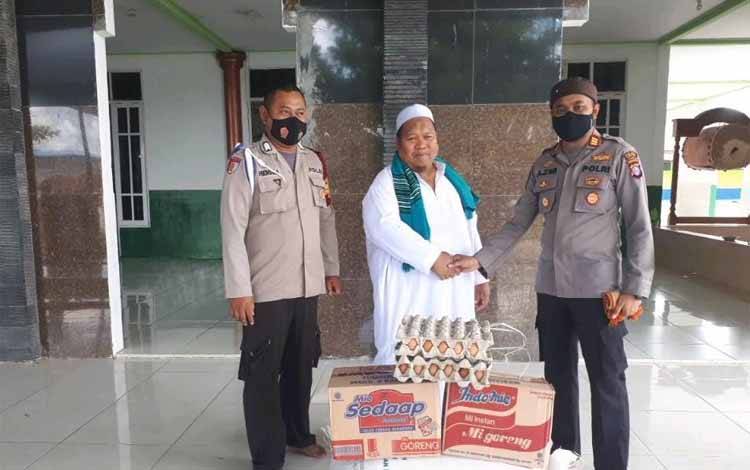 Kapolsek Hanau Kunjungi Pondok Pesantren di Pembuang Hulu