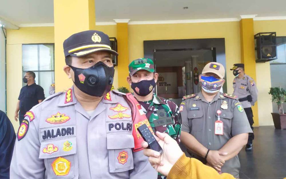 Polisi Tahan Warga Palangka Raya yang Mengamuk karena tak Dapat Vaksin