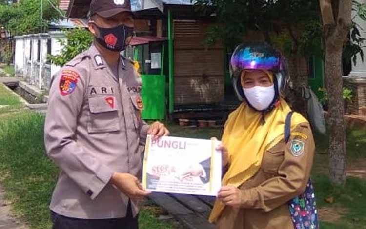 Bhabinkamtibmas Polsek Seruyan Hilir Sosialisasi Saber Pungli