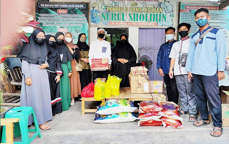Semarak Ramadan, Hima Kobar di Palangka Raya Berbagi di Panti Asuhan