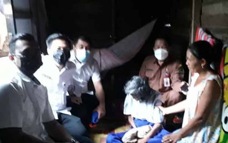 Disdukcapil Kapuas Lakukan Jemput Bola Perekaman KTP-El untuk Lansia