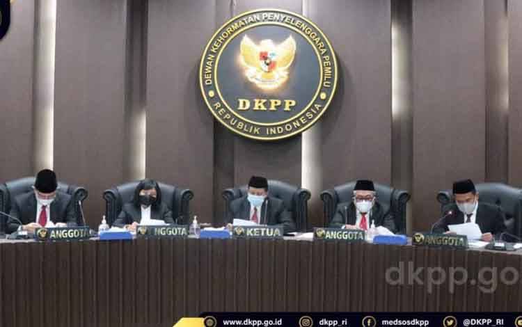 DKPP Pecat Anggota KPU Boyolali dan Anggota Bawaslu Parigi Moutong