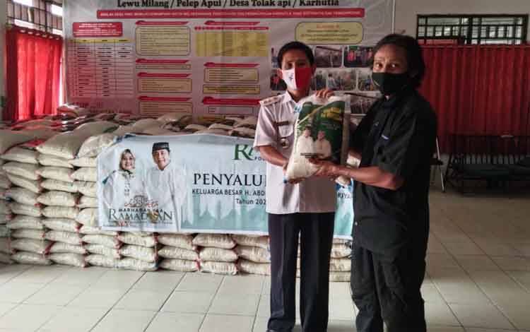 Zakat Beras H Abdul Rasyid AS di Kelurahan Kasongan Lama Disebar di 20 RT