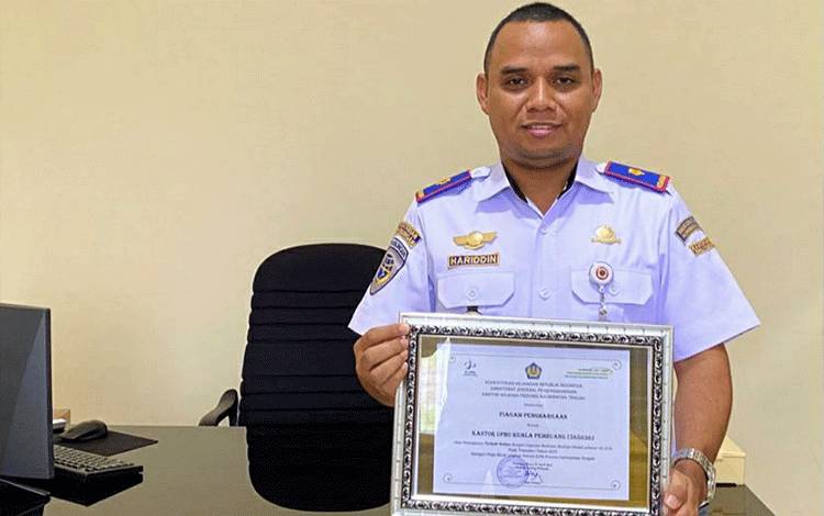 UPBU Kuala Pembuang Raih Penghargaan atas Capaian Realisasi Anggaran