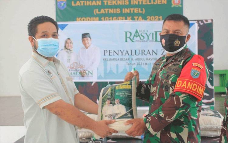 VIDEO: Penyaluran Zakat H Abdul Rasyid AS Melalui Kodim 1016 Palangka Raya