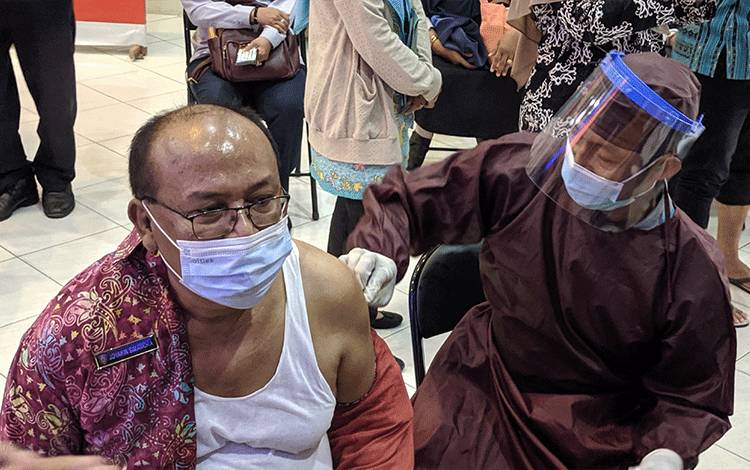 Vaksinasi Covid-19 di Kotim Prioritaskan Kalangan Lansia